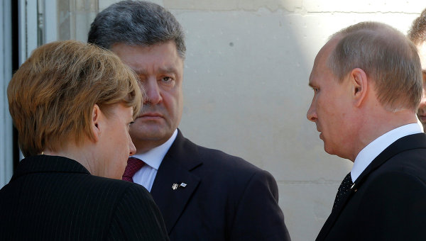 Ангела Меркель, Владимир Путин и Петр Порошенко. Архивное фото Ангела Меркель, Владимир Путин и Петр Порошенко. Архивное фото