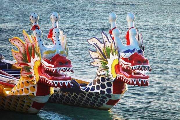 Фестиваль плавающих драконов