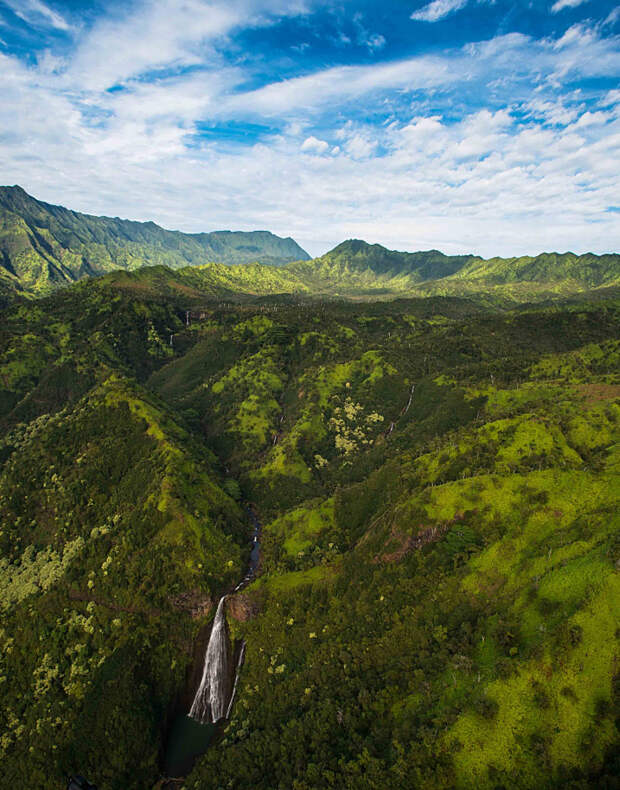 Водопад Манавайопуна (Manawaiopuna)