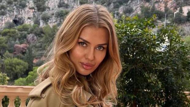 Боню заподозрили в романе с женатым блогером — заманила на Коста-Рику