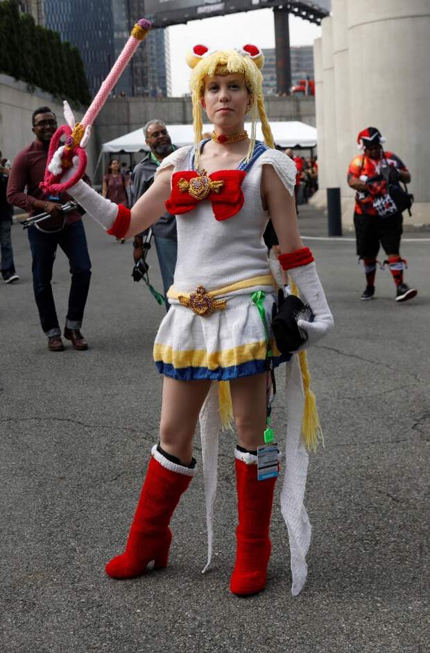 Яркие костюмы посетители New York Comic Con 2018