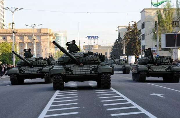 Парад Победы в Донецке 9 мая 2015 года