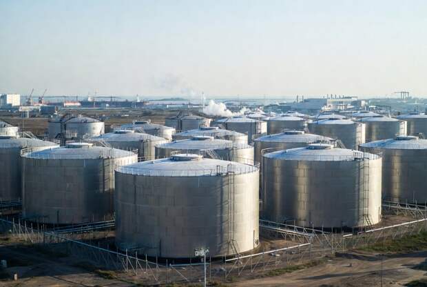 МЭА допускает выпуск дополнительных объемов нефти из стратегических запасов