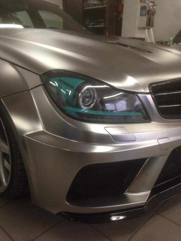 Mercedes C63 AMG Black Series в стиле MB Petronas F1 Team Mercedes C63 AMG Black Series в стиле MB Petronas F1 Team amg, c63, f-1, mercedes-benz, petronas, авто, тюнинг