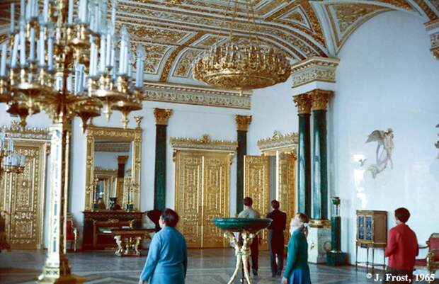 1965. Ленинград. Малахитовый зал в Эрмитаже 1965. Ленинград. Малахитовый зал в Эрмитаже