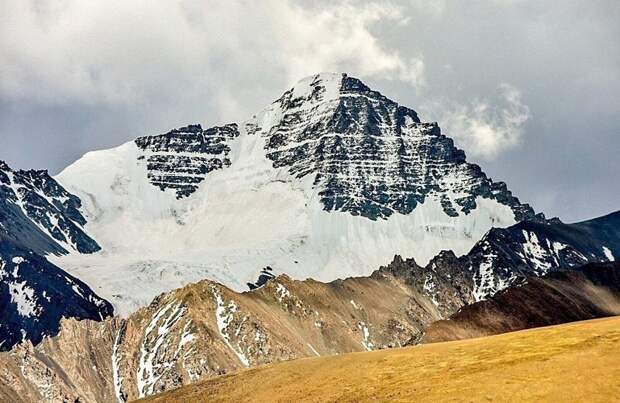 Вид на Сток-Кангри - высочайшую гору в Ладакхе Ладакх, баран, встреча, животные, индия, природа, тибетский аргали