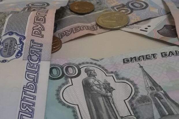 В Пенсионном фонде прояснили судьбу работающих пенсионеров