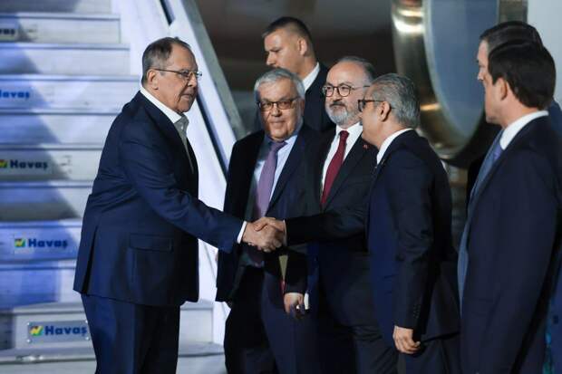 Глава МИД РФ Лавров прибыл в Анталью для участия в дипломатическом форуме