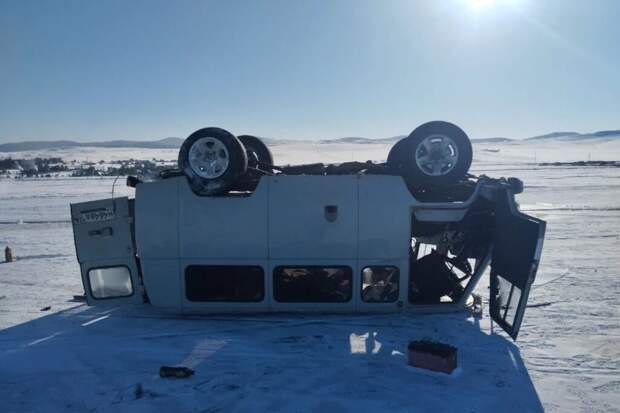 Попавшие в автокатастрофу на Байкале туристы приехали в нацпарк без разрешений