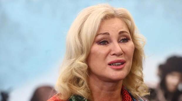 Цыганова пристыдила Долину за нескромность