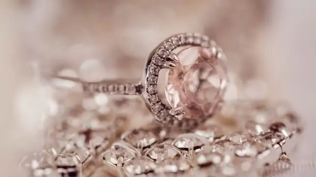 СМИ: Минэкономразвития согласовало проект по легализации продажи ювелирных изделий в интернете