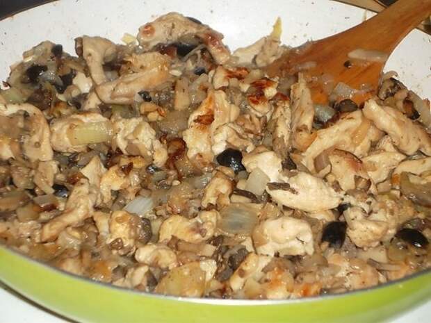 перцы, фаршированные курятиной и грибами