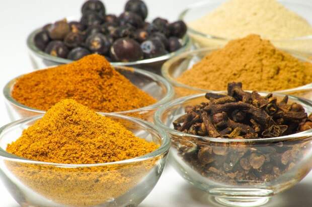 spices-541974_1280-1024x682 Куркума и корица помогут эффективно и безопасно похудеть