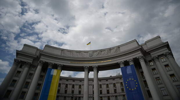 Словакия возмущена поведением посла Украины Словакия возмущена поведением посла Украины