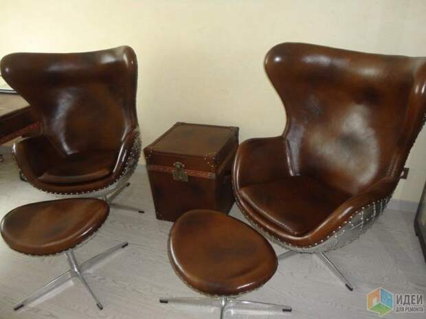 Интерьер кабинета фото,  кожаные кресла и тумба, кресла egg