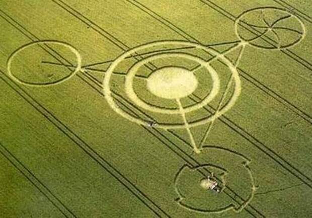 Кто и зачем на полях рисует круги?