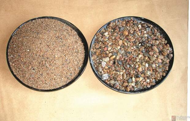Для утяжеления прикормки используют крупный речной песок или мелкий гравий.