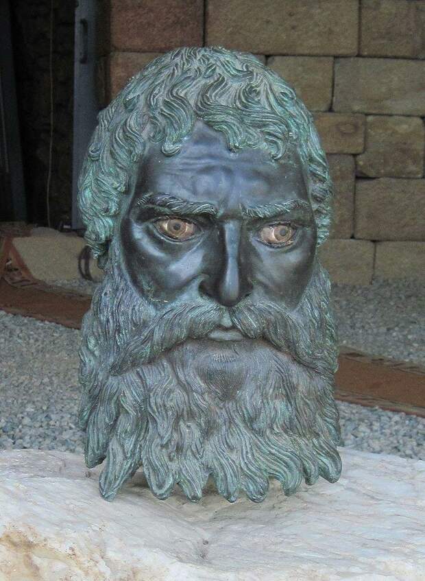 Голова фракийского царя Севта III. III в. до н.э.