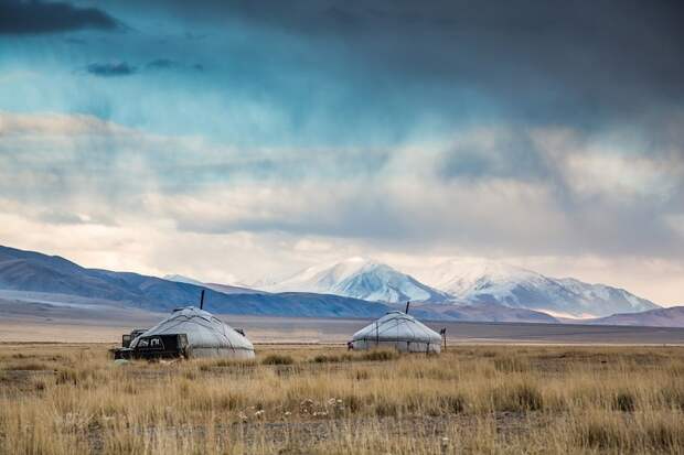 Три российских туриста пропали в горах Киргизии