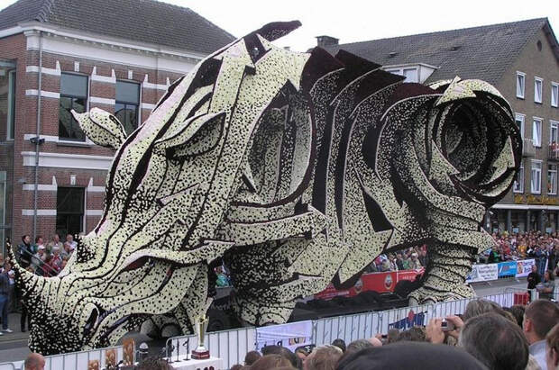 Скульптуры из цветов flowersculptures 20 Грандиозные скульптуры из цветов в голландском Зюндерте