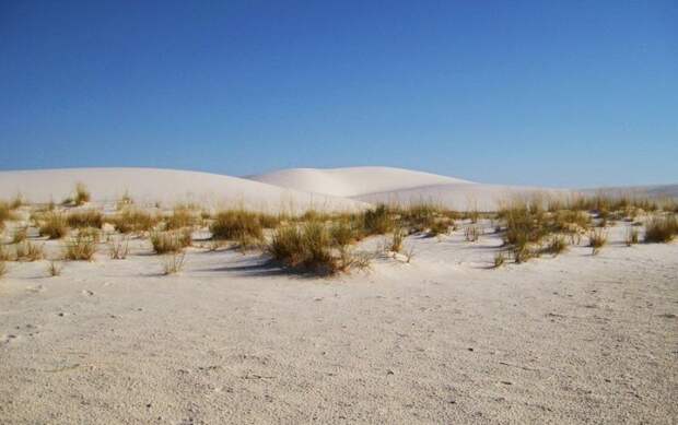 Гипсовая пустыня белого песка