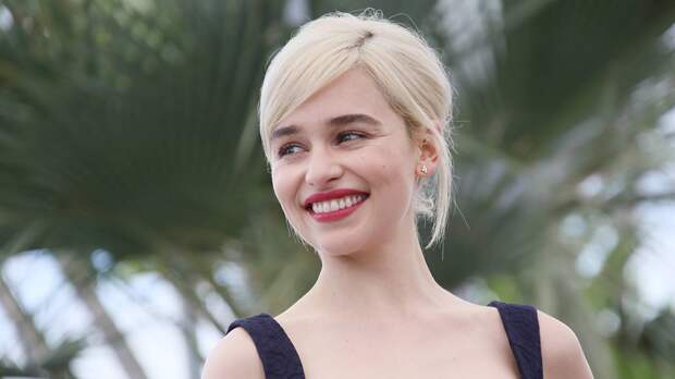 Украинцы начали отменять британскую актрису Эмилию Кларк за русский язык