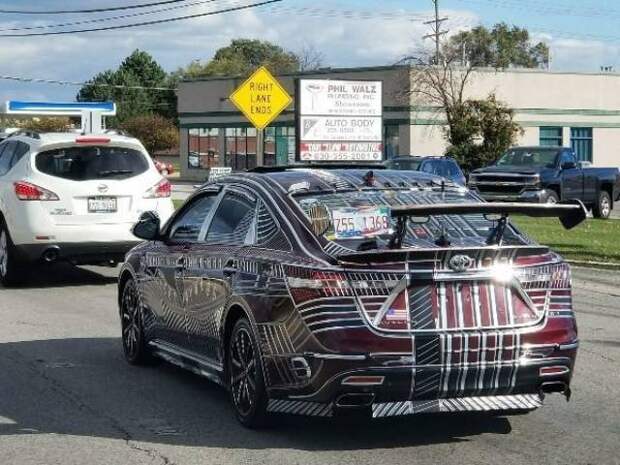 Забавные и необычные автомобили на дорогах мира