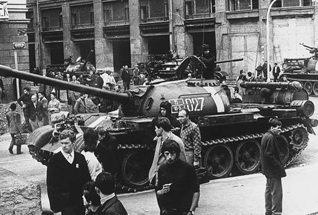 27 августа 1968 года. Танки Т-54 в центре Праги