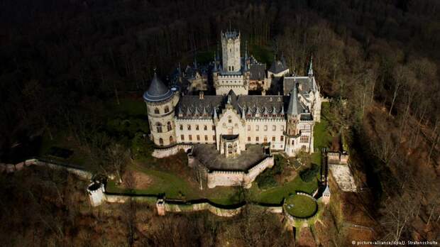 Замок Мариенбург (Schloss Marienburg)