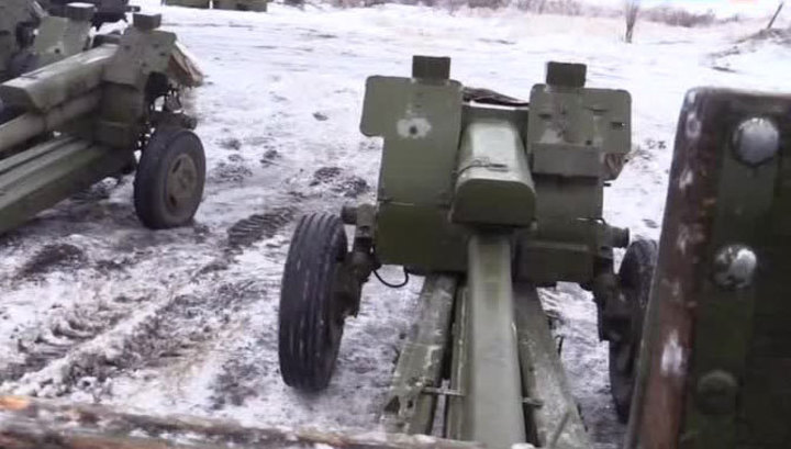 В Донбассе согласован план отвода тяжелых вооружений от линии фронта