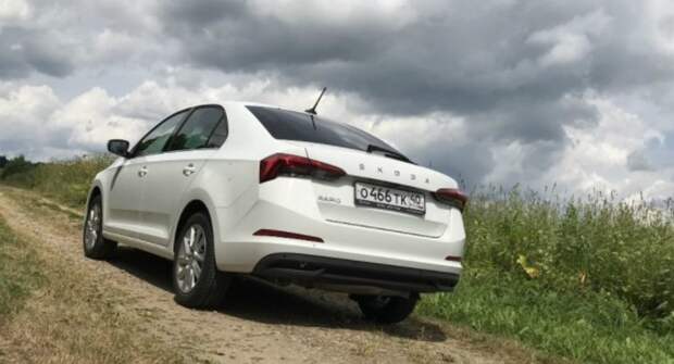 Плюсы и минусы модели Skoda Rapid