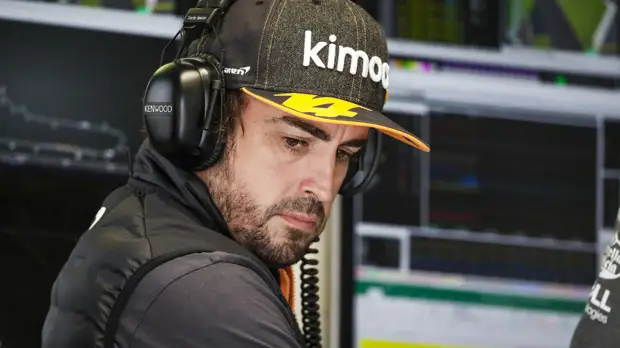 Алонсо попал в аварию на дебютном ралли-рейде в ЮАР