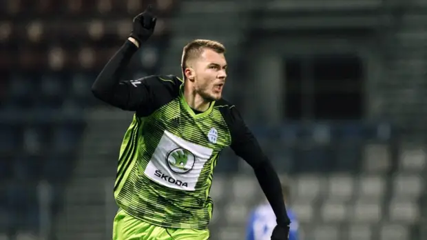 Тренер чешской «Славии»: российский футболист «Млады Болеслав» Комличенко превратился в «убийцу»