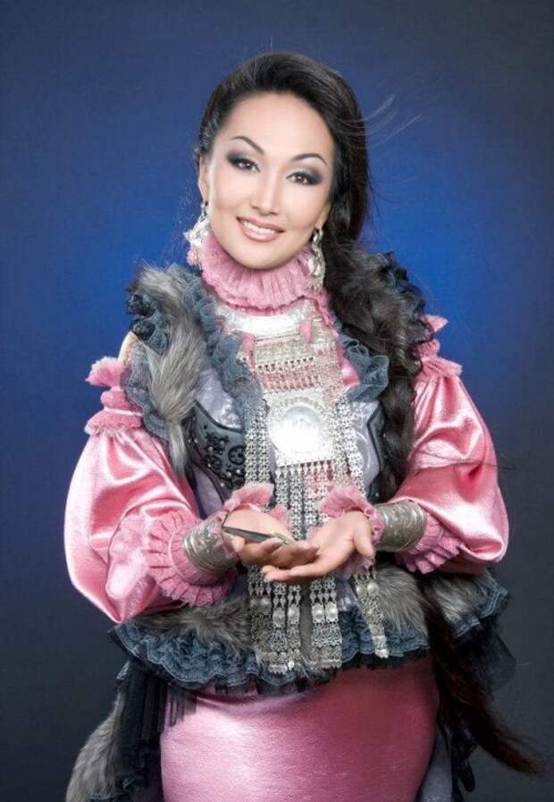 Юлиана Кривошапкина (Юлияна) - якутская певица, мастер игры на хомусе. фото