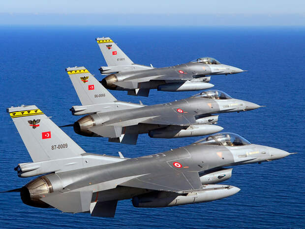 http://www.merabadunyali.com/wp-content/uploads/2015/07/f-16-turk.jpg
