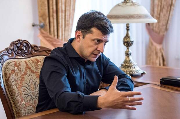 Зачем Коломойский создает Зеленскому имидж дурака Зачем Коломойский создает Зеленскому имидж дурака
