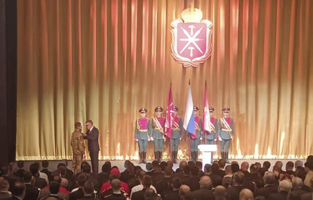 Губернатор Миляев вручил награды тулякам в честь Дня защитника Отечества