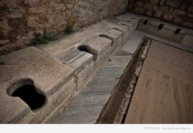 общественные туалеты в Древнем Риме