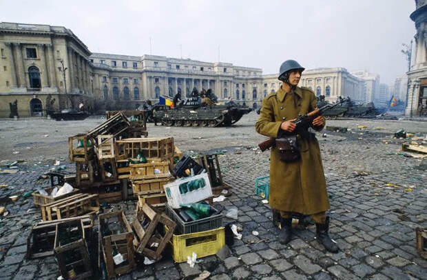 49-PoliticalInsurrectioninBucharest.jpg 49-PoliticalInsurrectioninBucharest.jpg