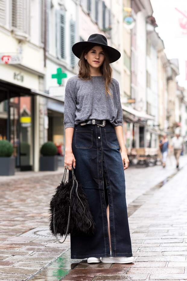 The-Fashion-Fraction-Outfit-Inspiration-Maxi-Denim-Skirt-Minimalism-Scandi-Style-Stella-McCartney-Furry-Falabella-Bag-14