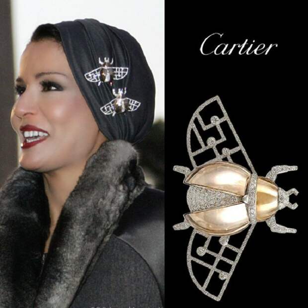 Тюрбан украшен парными брошами Скарабей от Cartier (белое золото, бриллианты, дымчатый кварц) Тюрбан украшен парными брошами Скарабей от Cartier (белое золото, бриллианты, дымчатый кварц)