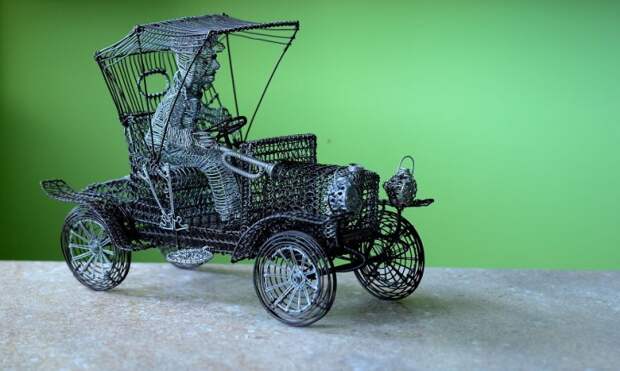 Самые красивые скульптуры из проволоки - 30