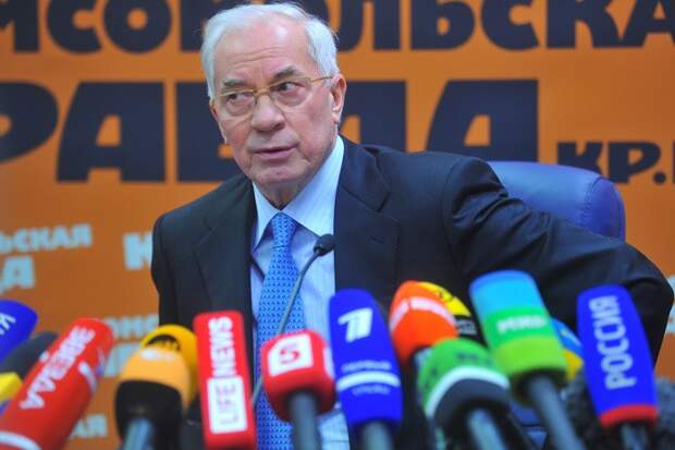 Азаров обвинил Соединенные Штаты в организации переворота в Киеве