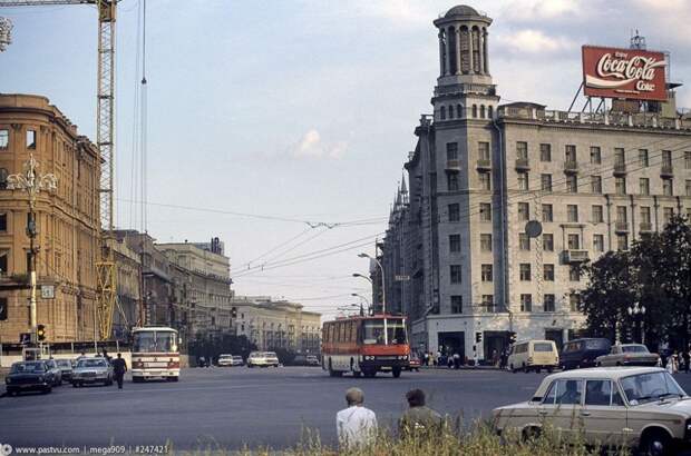 15 исторических фото Москвы 1991 года, когда было очень много митингов