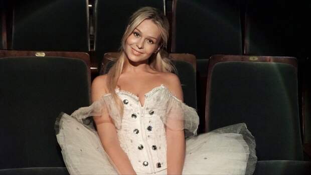 Николина Калиберда. Откровенное интервью с победительницей премии "Звезда театрала"