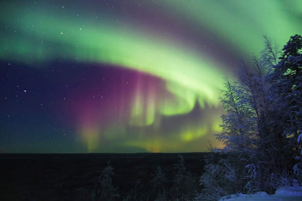 Жители Подмосковья увидели северное сияние