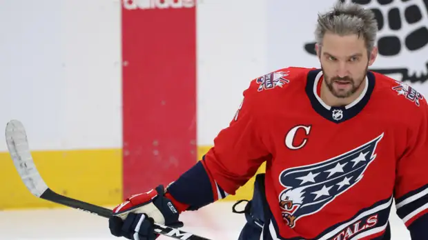 Бывший тренер Овечкина назвал россиянина величайшим снайпером всех времён