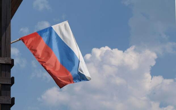 Жители Риги разукрасили название района в цвета российского триколора