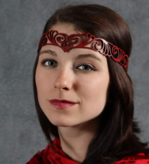 Nouveau Deco leather head wreath in red