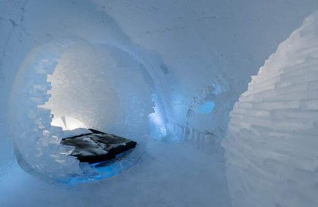 12 удивительных отелей из льда и снега (11 фото)